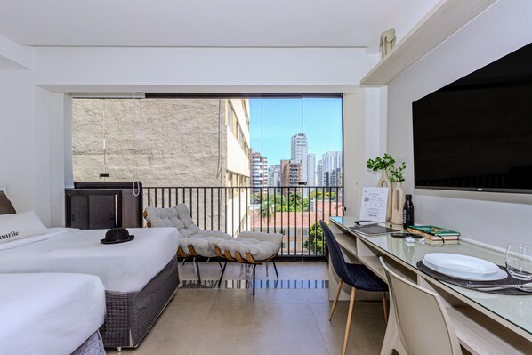 Studio Solteiro | Hypo-allergenic bedding, individually decorated, individually furnished - Charlie Sabiá Moema (São Paulo)