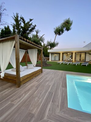 Utomhuspool