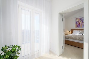 3 bedrooms, iron/ironing board, WiFi, bed sheets - Villa Rosmarino Muntrilj with private pool (Muntrilj)