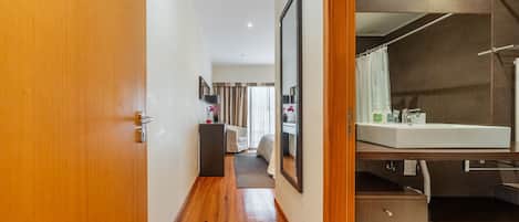 6 chambres, fer et planche Ă repasser, accĂšs au Wi-Fi (inclus)