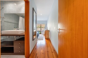 6 Schlafzimmer, Bügeleisen/Bügelbrett, kostenloses WLAN, Bettwäsche