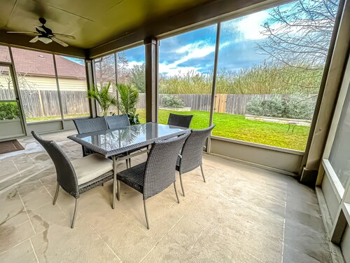 Spacious 5-King Bed Mansion | 15 Min to Downtown Austin