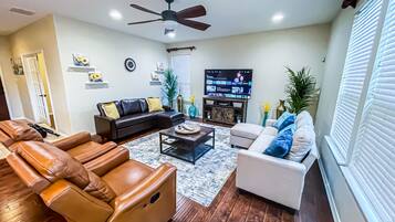 TV connectée, baby-foot, écrans d'ordinateur, imprimantes