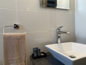City Apartment | Bathroom