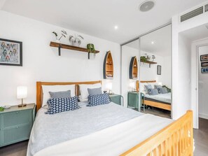 1 bedroom, iron/ironing board, free WiFi, bed sheets - Modern Terrace Apartment in Putney - Pass the Keys (London)