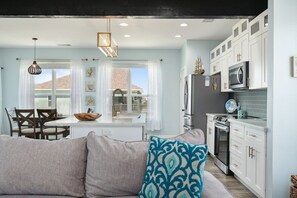 Interior - SUNRISE PARADISE - great view and close to the beach! (Crystal Beach)