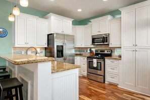 Fridge, microwave, dishwasher, coffee/tea maker