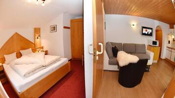 2 slaapkamers, een kluis op de kamer, een bureau