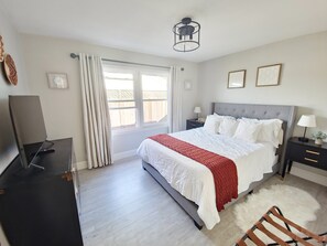 3 bedrooms, desk, free WiFi, bed sheets