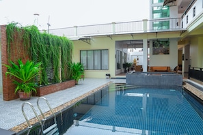 15 indoor pools - Melody Boutique Hotel (Siem Reap)