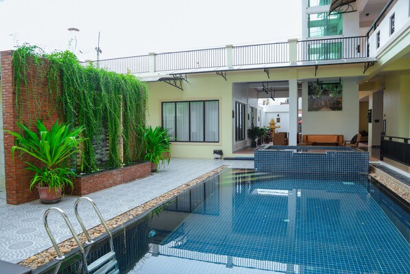 15 piscinas internas