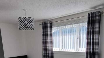 2 bedrooms, iron/ironing board, internet, bed sheets