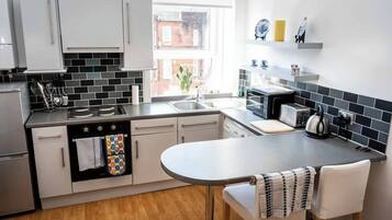 Fridge, microwave, oven, stovetop