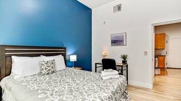 2 bedrooms, desk, iron/ironing board, free WiFi