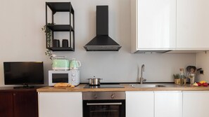 Apartment (1 Bedroom) | Private kitchenette
