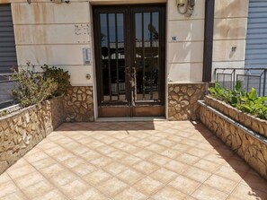 Exterior detail - House Durante A (Palermo)