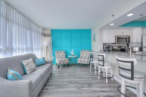 TV - Carolinian 1136 - Ocean Front - Pool, Lazy River - Sleeps 6 (Myrtle Beach)