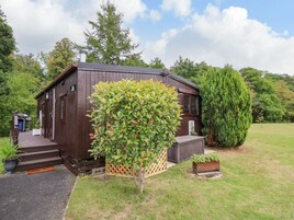 Cottage | Property grounds