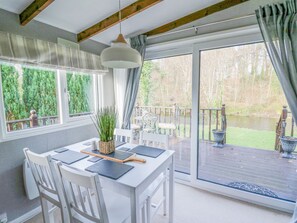 Dining - Riverside Rest (Builth Wells)