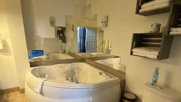 Appartement de deux chambres à coucher | Bilik Mandi | Pengering rambut, tuala disediakan, syampu, tisu tandas
