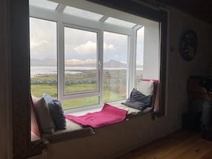 Interior - Beautiful house with stunning views of the sea and mountains (Glynsk/Cashel)
