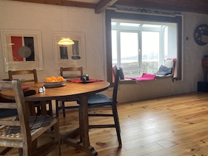 Dining - Beautiful house with stunning views of the sea and mountains (Glynsk/Cashel)