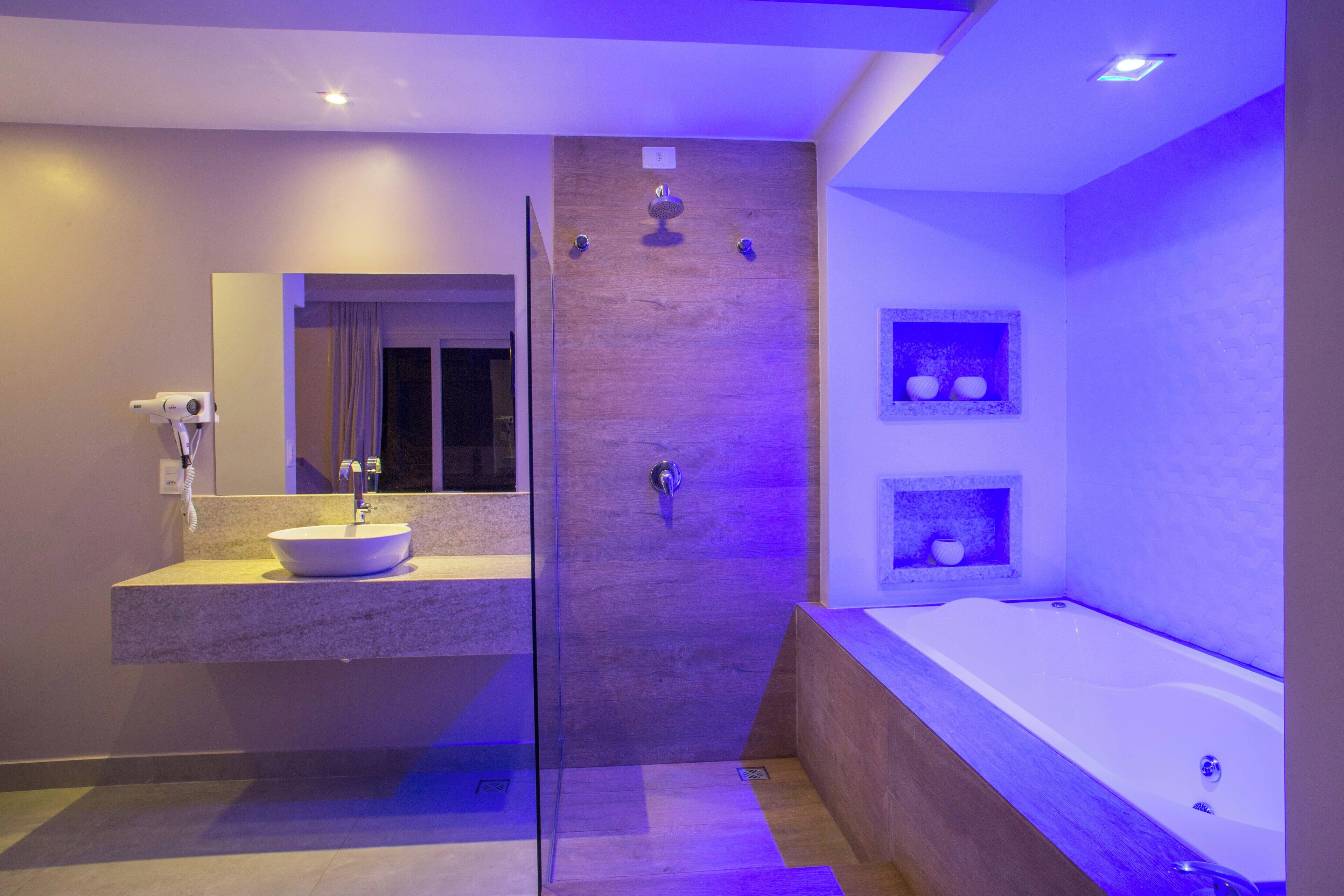 Quarto Duplo Premium com Banheira | Salle de bain | Sèche-cheveux