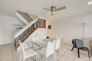 Dining - Waterside retreat (Fort Lauderdale)