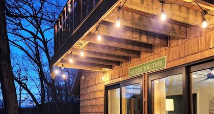 Heart Haus on the Hill - Near Hocking Hills, Updated/Private/Comfortable!