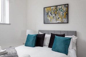 1 chambre, fer et planche à repasser, Wi-Fi, literie fournie