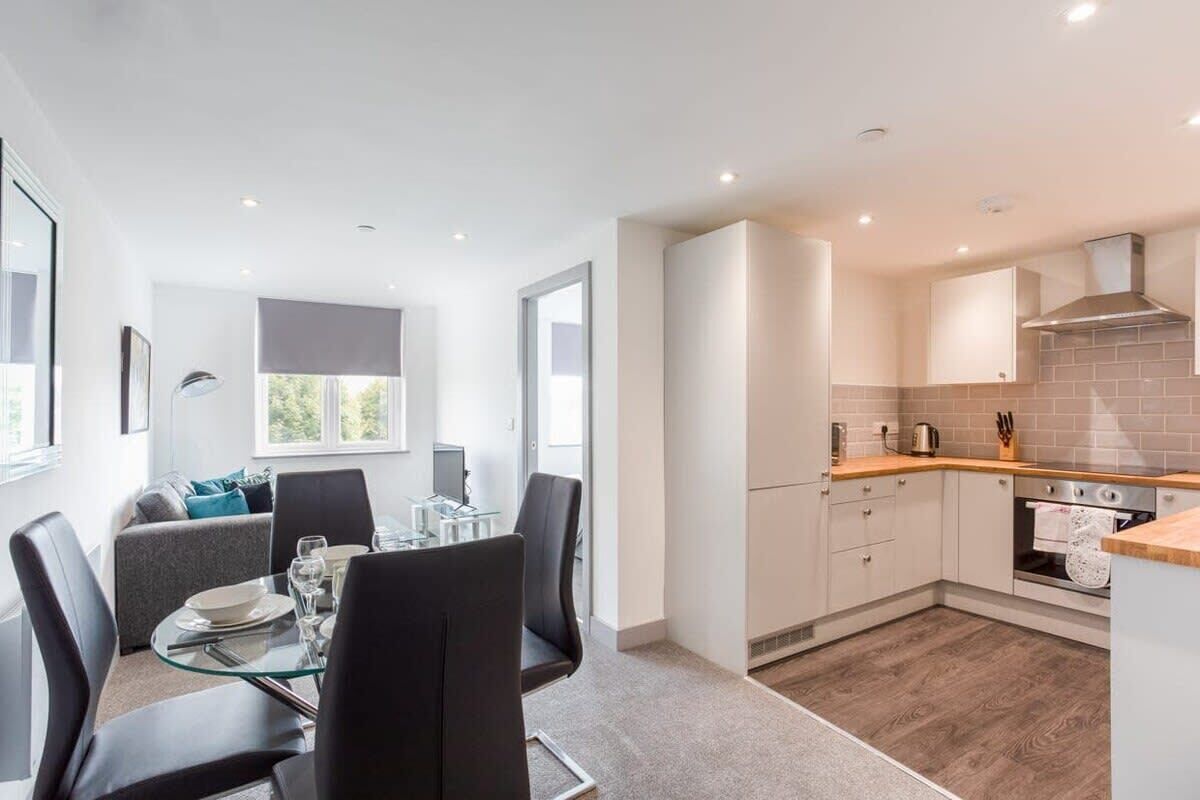 冰箱、微波炉、烤箱、炉灶