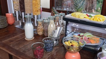 Café da manhã com buffet todos os dias (EUR 13.50 por pessoa)