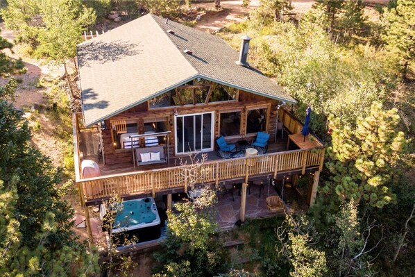 Exterior - Unique, Romantic Getaway - 1 hr to Denver - Hot Tub - Views (Bailey)