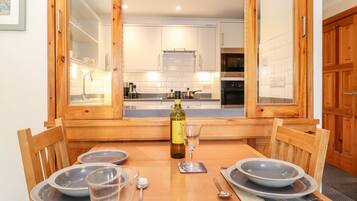 Fridge, dishwasher, electric kettle, toaster