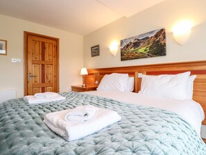 1 Schlafzimmer, individuell dekoriert, individuell eingerichtet
