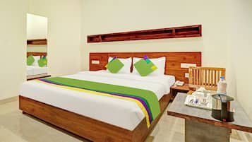 Economy Room | Iron/ironing board