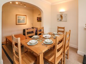 Cottage | Private kitchen | Fridge, dishwasher, cookware/dishes/utensils - 4 St Elmo Court (Salcombe)