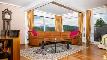 Family Triple Room | Free WiFi