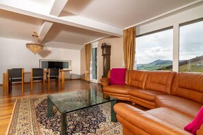 Family Triple Room | Free WiFi - Hotel Swiss Views (Neckertal)