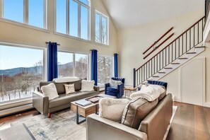 Smart TV, fireplace, offices, computer monitors
