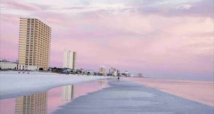 🌟Award Winning Resort, Ocean Views, Steps to the Beach, Private Beach Access