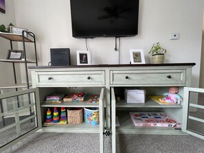 Children’s area - Sunlit Surf Guest House - Downtown -2bd/1ba (Santa Cruz)