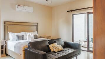 5 chambres, coffres-forts dans les chambres, fer et planche à repasser