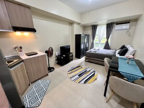1 chambre, bureau, fer et planche à repasser, Wi-Fi gratuit