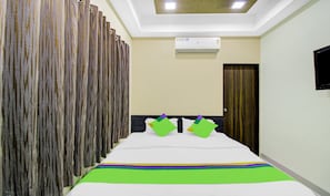 Standard Room - Treebo Baby Pearl (Amravati)