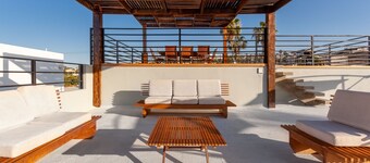 Stunning 3BR - Rooftop Oasis Near Downtown SJDC