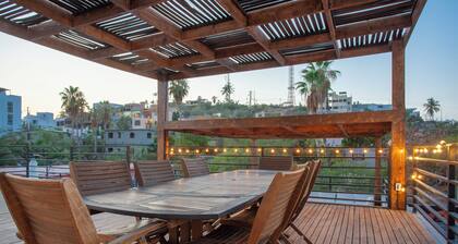 3BR Home w/ Private Rooftop • Walk to Beach & Downtown • Sleeps 10