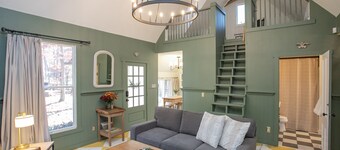 Storybook Cottage in Leipers Fork, TN