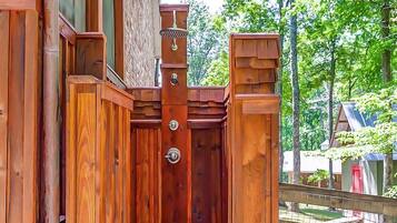 Enceinte de lâhĂ©bergement