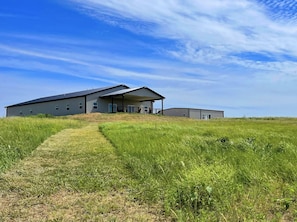 Exterior - Spacious 8 Bedroom Lodge (Ellis)